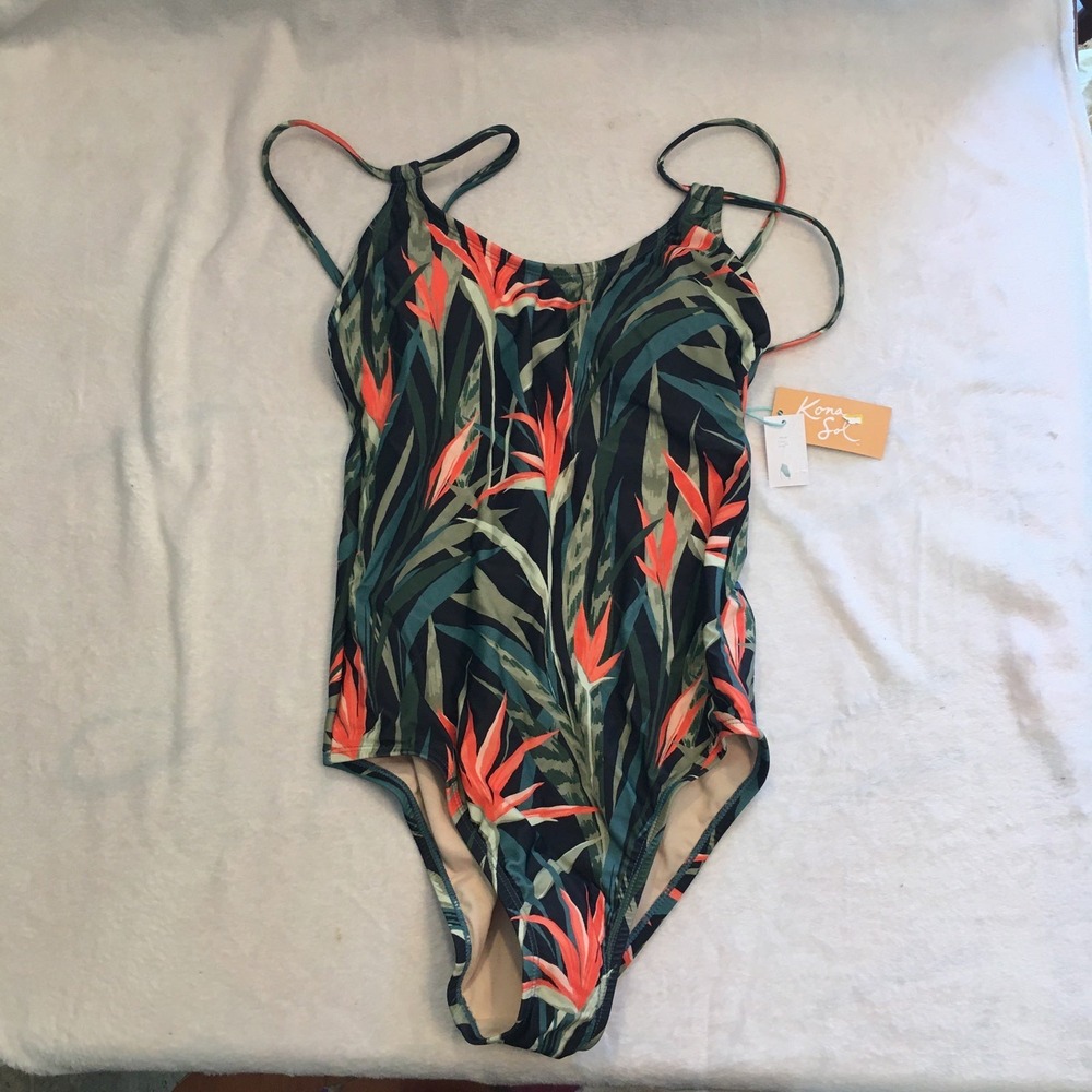 NWT Women's Floral One‑Piece Swimsuit – Medium, New Swimwear